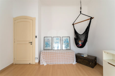 Casa à venda com 4 quartos, sendo 3 suítes, em Vila Mariana, São Paulo, SP