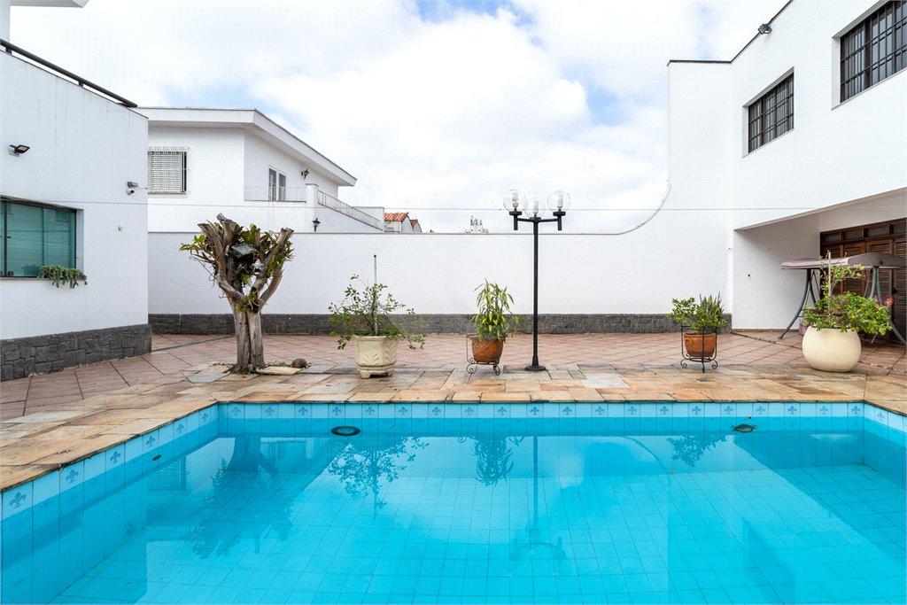 Casa à venda com 4 quartos, sendo 3 suítes, em Vila Mariana, São Paulo, SP