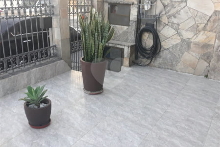 Sobrado à venda com 3 quartos em Parada Inglesa, São Paulo, SP