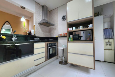 Apartamento 2 Dormitórios com Vista Mar, 1 Suíte e 50m da Praia – Santos
