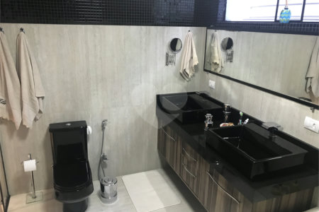 Sobrado à venda com 3 quartos, sendo 1 suíte, em Jardim Petrópolis, São Paulo, SP