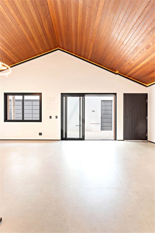 Casa Térrea à venda com 3 quartos, sendo 2 suítes, em Alto da Boa Vista, São Paulo, SP