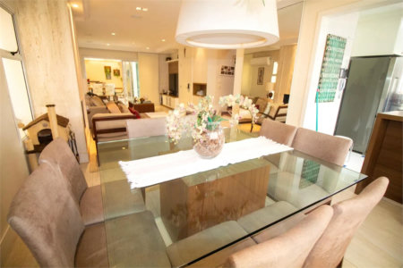 Casa à venda com 4 quartos, sendo 3 suítes, no condomínio Residencial Sans Souci, São Paulo - SP