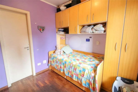 Sobrado à venda com 4 quartos, sendo 2 suítes, em Vila Anglo Brasileira, São Paulo, SP