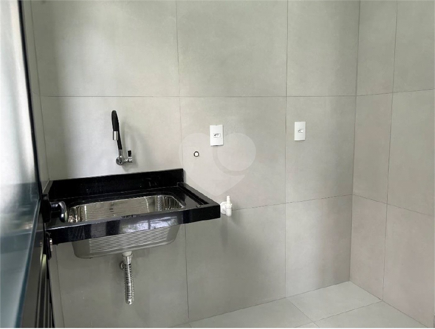 Casa à venda com 3 quartos, sendo 1 suíte, no condomínio Residencial Lagos D Icarai, Salto - SP