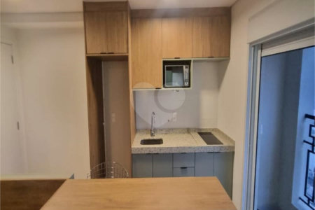 Studio Mobiliado com Varanda, Ar-Condicionado e Lazer Completo