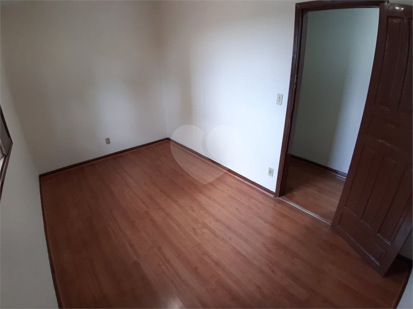 Sobrado à venda com 4 quartos, sendo 1 suíte, em Vila Gomes, São Paulo, SP