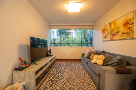 Casa à venda com 3 quartos, sendo 1 suíte, em Alto da Boa Vista, São Paulo, SP
