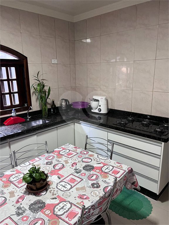 Sobrado à venda com 5 quartos, sendo 2 suítes,  em Jardim da Granja, São José dos Campos, SP
