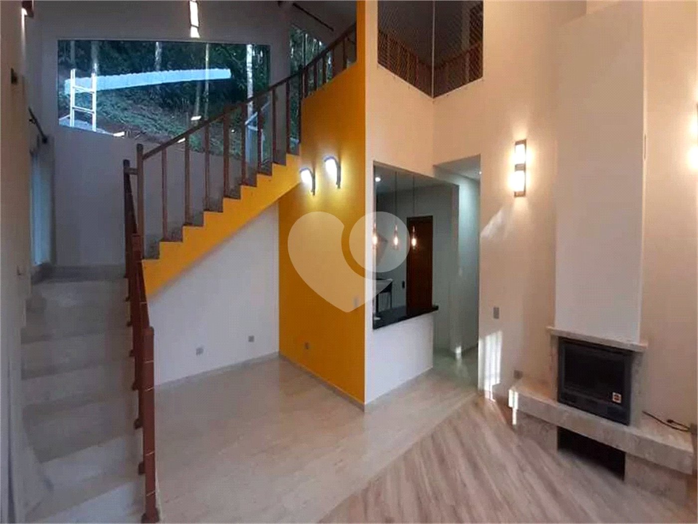 Casa à venda com 3 quartos, sendo 1 suíte, no condomínio Jardim da Montanha I, Mairiporã - SP