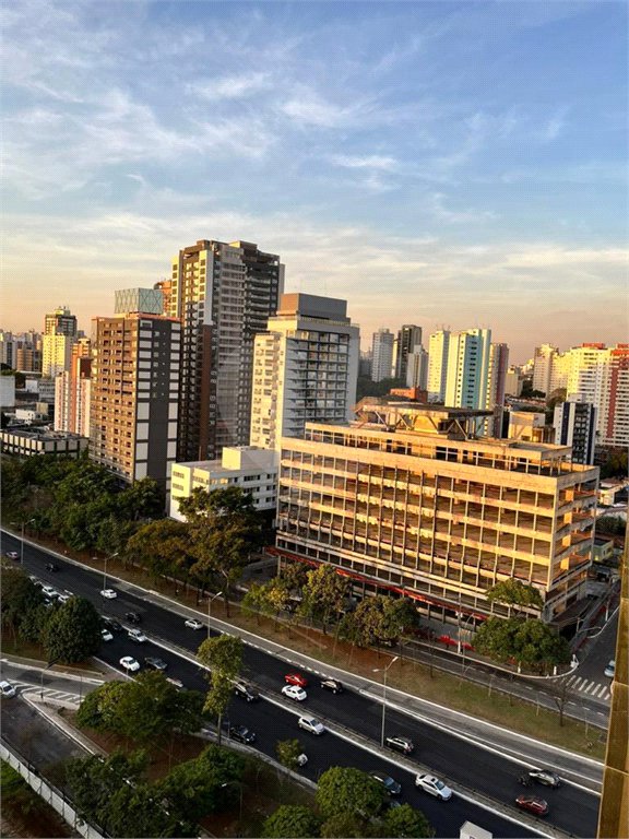 Sala à venda com 1 quarto em Indianópolis, São Paulo, SP