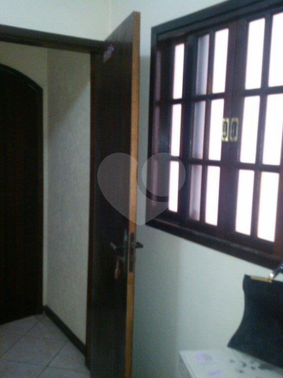 Casa à venda com 3 quartos, sendo 1 suíte, no condomínio Jardim das Pedras, São Paulo - SP