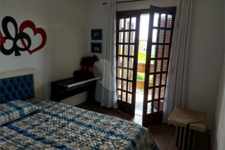 Sobrado à venda com 5 quartos, sendo 4 suítes, em Santa Rosa, Vinhedo, SP