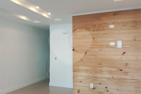 Casa à venda com 3 quartos, sendo 1 suíte, no condomínio Paraíso Classe A, Rio de Janeiro - RJ