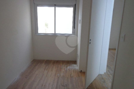 Casa à venda com 3 quartos, sendo 1 suíte,  no condomínio Professor Teot?nio Monteiro de Barros Filho, São Paulo - SP
