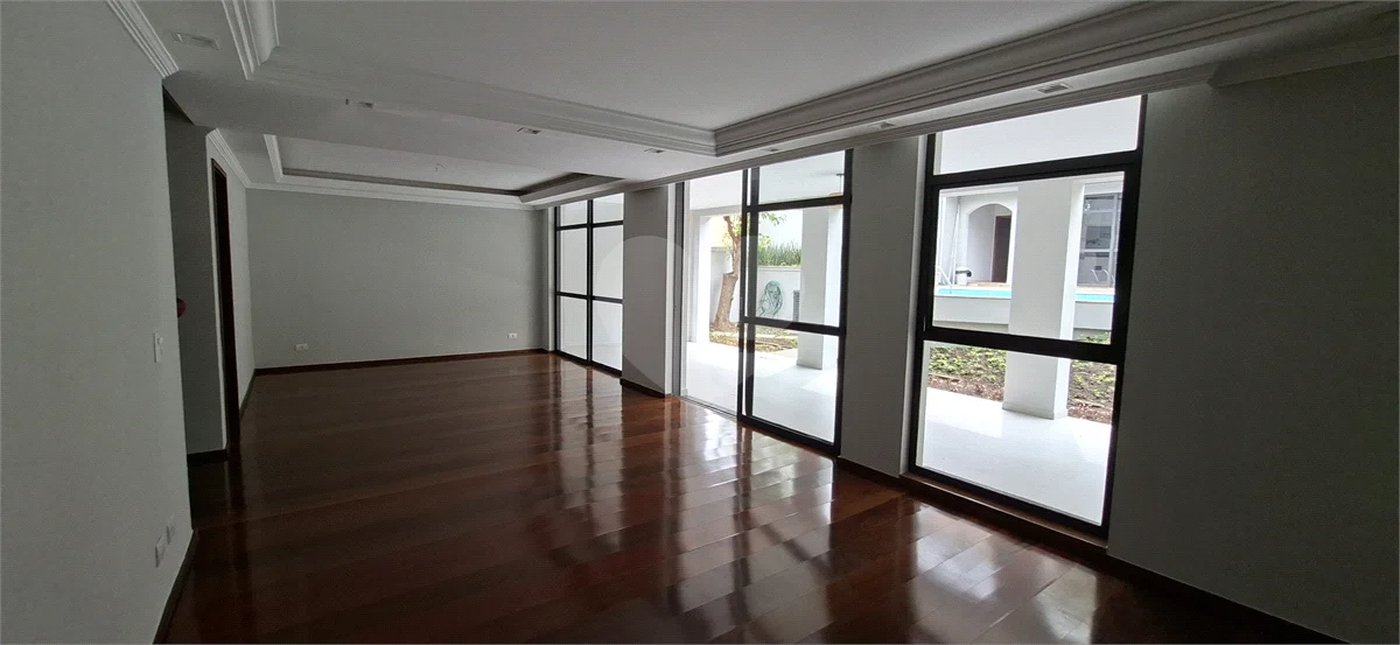 Casa à venda com 4 quartos, sendo 2 suítes,  em Jardim Marajoara, São Paulo, SP