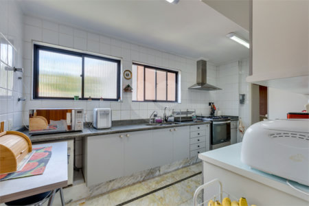 Sobrado à venda com 4 quartos, sendo 1 suíte, em Alto da Boa Vista, São Paulo, SP