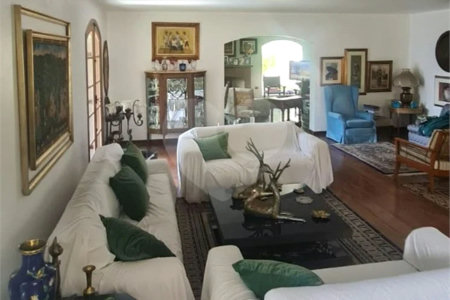 Casa à venda com 4 quartos, sendo 2 suítes,  no condomínio Comendador Elias Jafet, São Paulo - SP