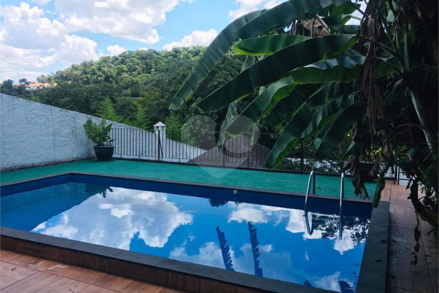 Casa Térrea à venda com 4 quartos, sendo 1 suíte,  em Horto, São Paulo, SP