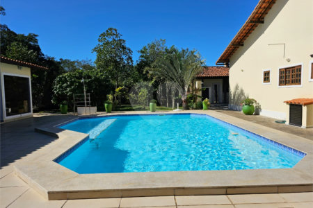 Casa em condomínio à venda com 4 quartos, sendo 1 suíte, em Caravelas, Armação dos Búzios, RJ