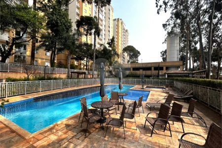 Apartamento à venda com 3 quartos, sendo 1 suíte, em Vila Paulo Silas, São Paulo, SP