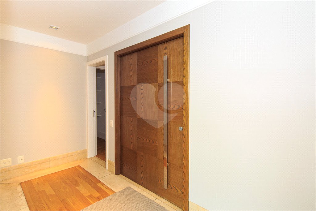 Duplex à venda ou para alugar com 5 suítes em Alto da Boa Vista, São Paulo, SP