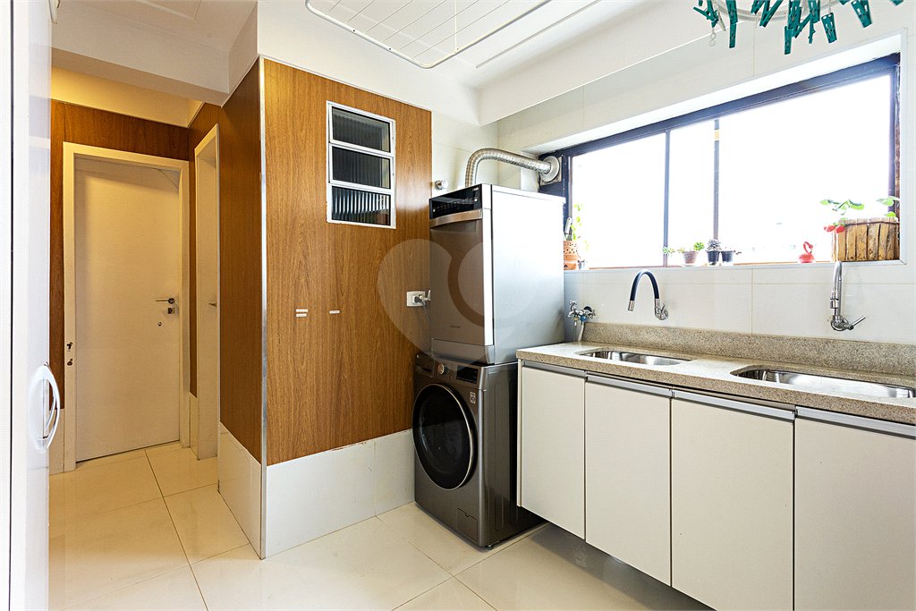 Apartamento à venda com 3 quartos, sendo 1 suíte, em Alto da Boa Vista, São Paulo, SP