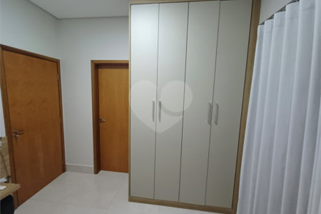Casa à venda com 3 quartos, sendo 1 suíte, no condomínio Mantova, Indaiatuba - SP