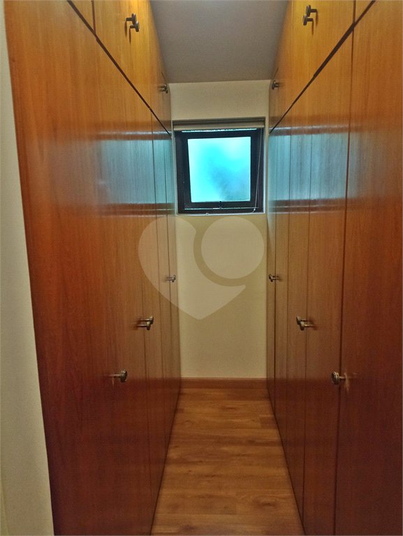 Casa à venda com 4 quartos, sendo 2 suítes,  em Morumbi, São Paulo, SP