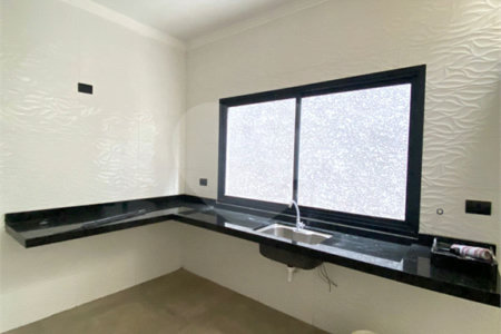 Casa à venda com 3 quartos, sendo 1 suíte, em Jardim do Lago, Atibaia, SP