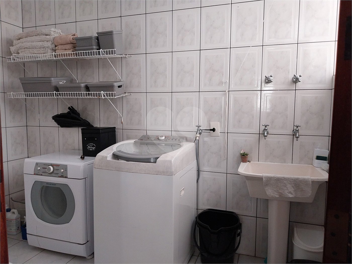 Casa Térrea à venda com 4 quartos, sendo 1 suíte,  em Parque dos Lagos, Mogi das Cruzes, SP
