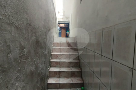 Sobrado à venda com 3 quartos, sendo 1 suíte, em Biritiba, Poá, SP