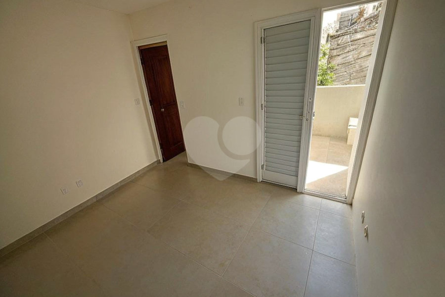Casa à venda com 2 quartos, sendo 1 suíte, no condomínio Residencial João Turra, São Paulo - SP