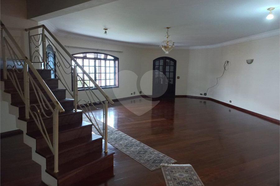 Sobrado à venda ou para alugar com 4 quartos, sendo 1 suíte,  em Barro Branco (zona Norte), São Paulo, SP