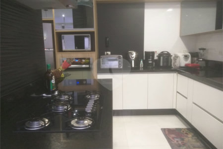 Apartamento à venda com 3 quartos, sendo 1 suíte,  em Paraíso, São Paulo, SP