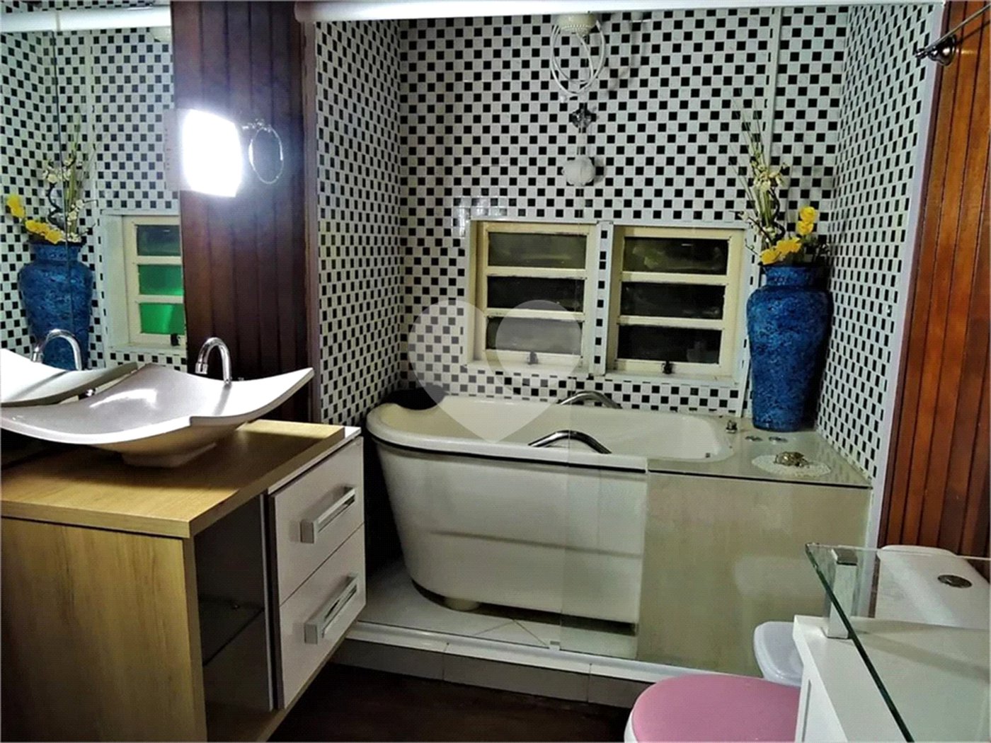Casa à venda com 6 quartos, sendo 5 suítes,  no condomínio Cinco Lagos, Mairiporã - SP