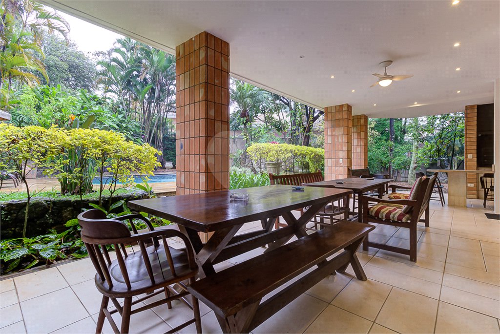 Casa à venda com 4 suítes no condomínio Vila Verde, São Paulo - SP