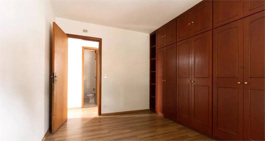 Casa à venda com 4 quartos, sendo 1 suíte,  em Vila Tiradentes, São Paulo, SP