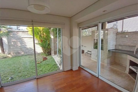 Casa à venda com 3 suítes no condomínio Solares Vila Europa, São Paulo - SP