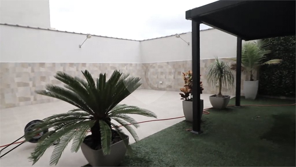 Sobrado à venda com 4 quartos em Vila Guilherme, São Paulo, SP