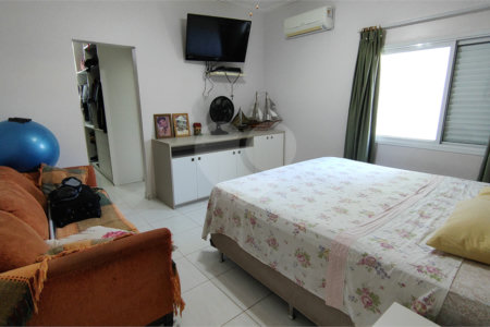 Casa à venda com 4 suítes no condomínio Parque Chapada de Itu, Itu - SP