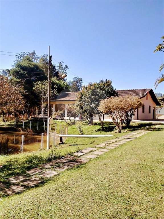 Chácara à venda com 4 quartos em Pirucaia, Mairiporã, SP