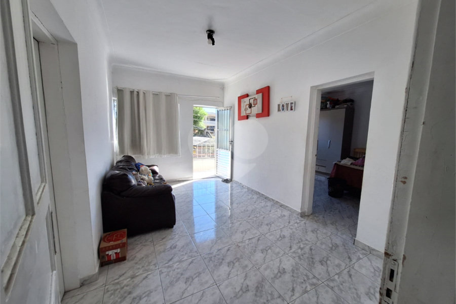 Sobrado à venda com 8 quartos em Penha, São Paulo, SP