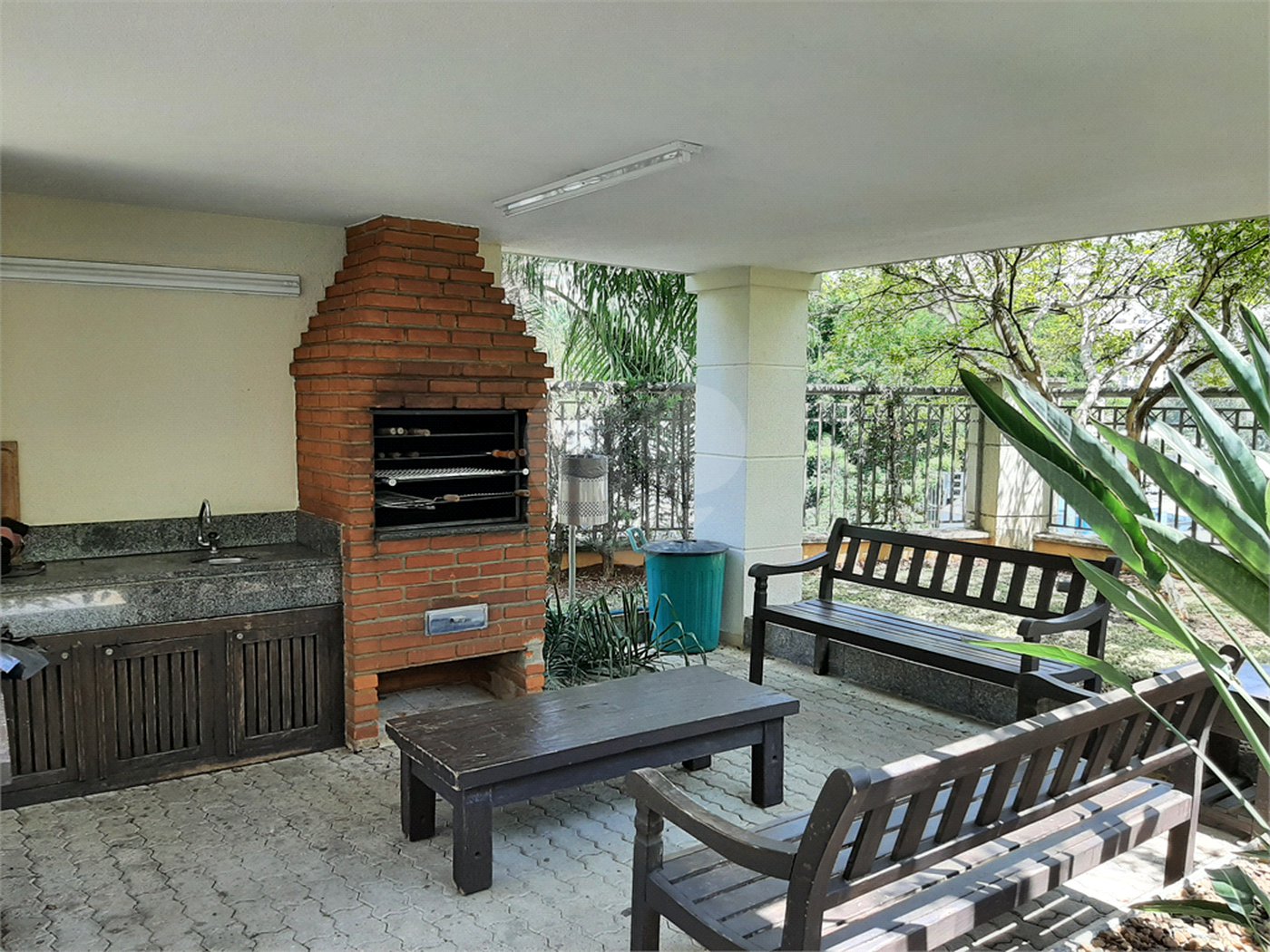 Apartamento à venda ou para alugar com 3 quartos, sendo 1 suíte,  em Vila Suzana, São Paulo, SP