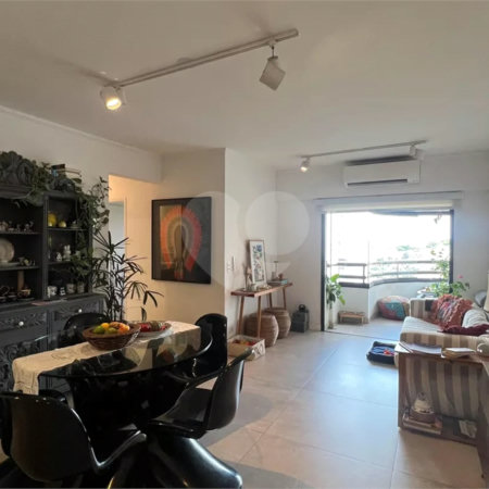 Apartamento à venda com 2 quartos, sendo 1 suíte,  em Vila Madalena, São Paulo, SP