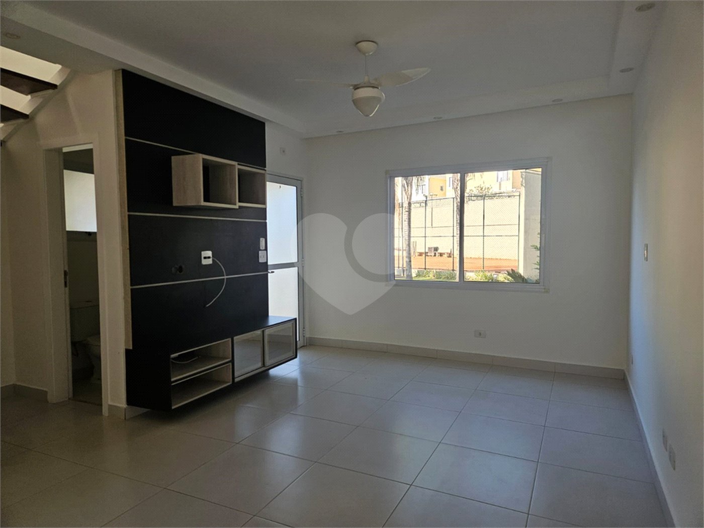 Casa à venda com 2 quartos, sendo 1 suíte, no condomínio Vitória Park, Suzano - SP