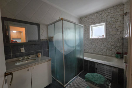 Casa à venda com 3 suítes no condomínio Granja Olga II, Sorocaba - SP