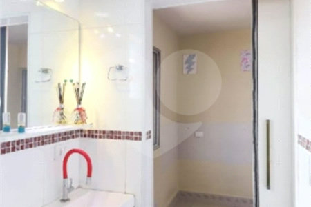 Sobrado à venda com 3 quartos, sendo 1 suíte,  em Vila Constança, São Paulo, SP