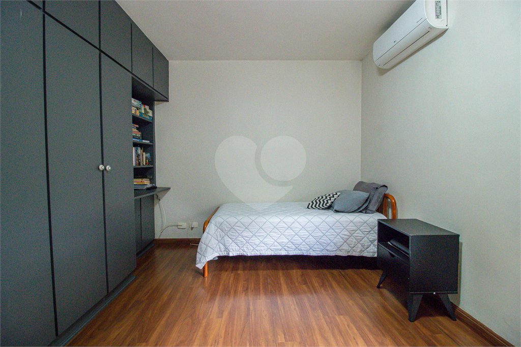 Casa à venda com 3 quartos, sendo 1 suíte, em Alto da Boa Vista, São Paulo, SP