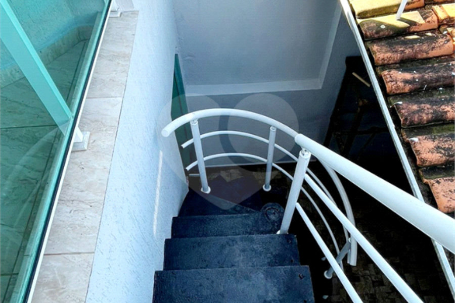 Sobrado à venda com 6 quartos, sendo 1 suíte,  em Horto, São Paulo, SP
